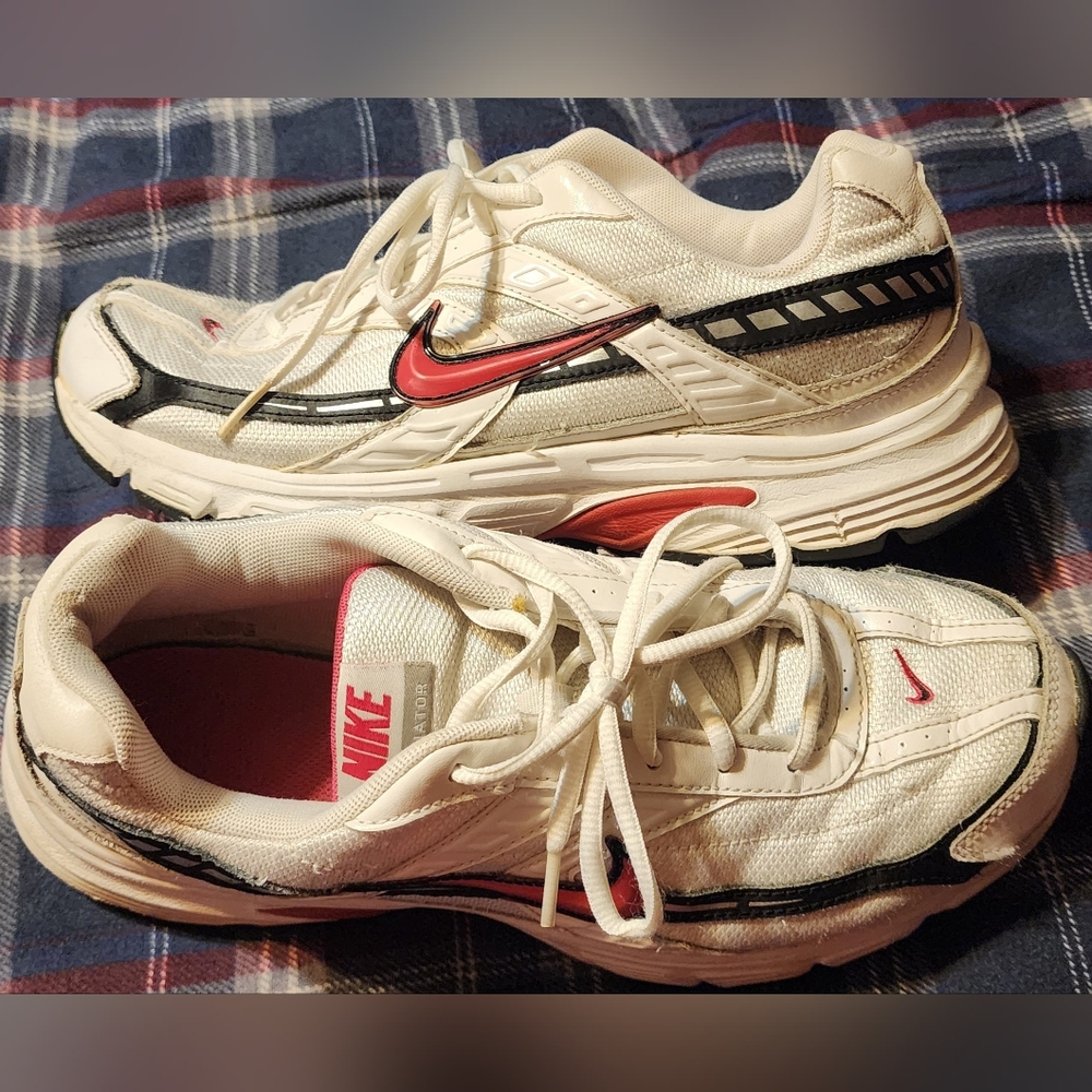 Nike White and Red Athletic Running Shoes